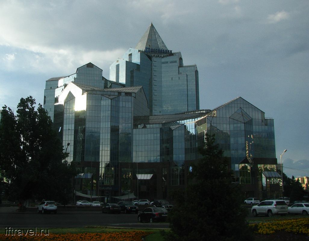 Алматы, здание Цеснабанка